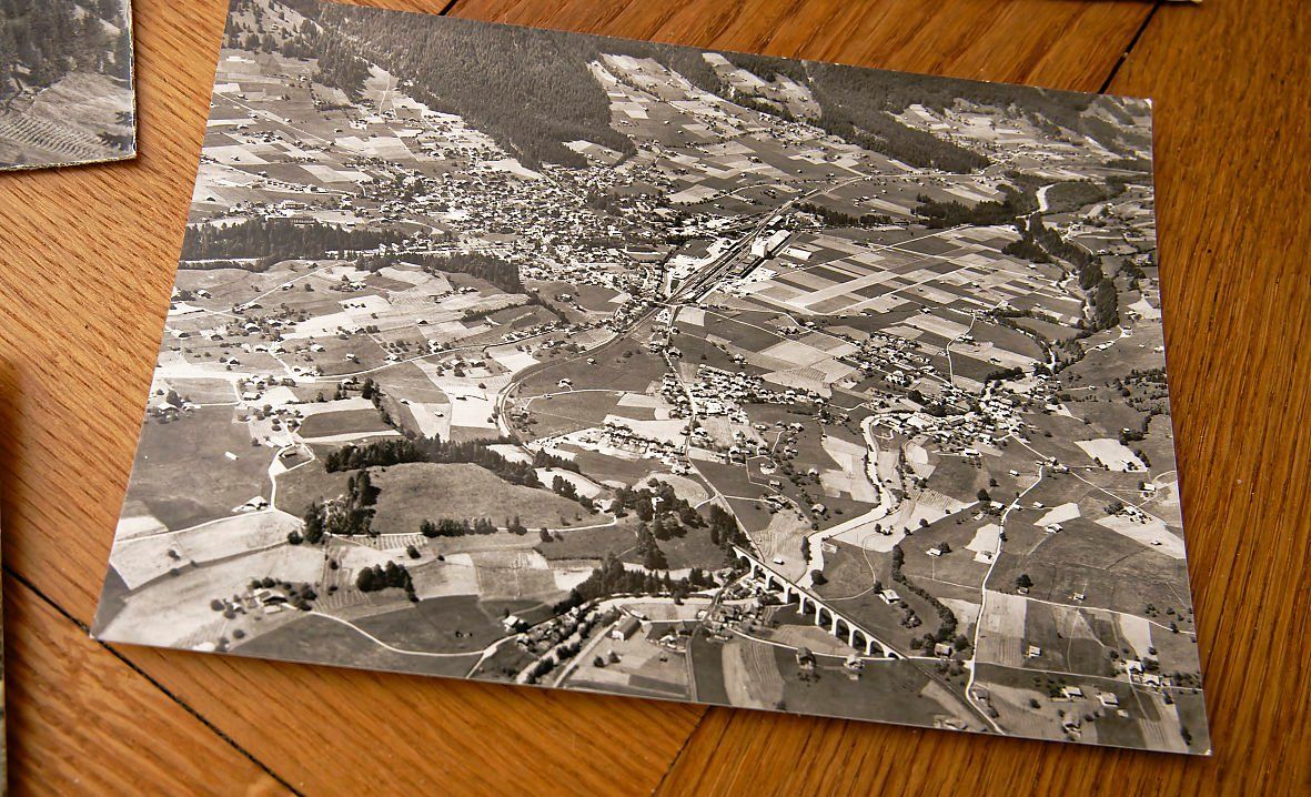 Cartoline postali: 24 verschiedene Ansichtskarten Interlaken (2 doppelt) – Difettoso da Bern venduto da Maccalvin 9