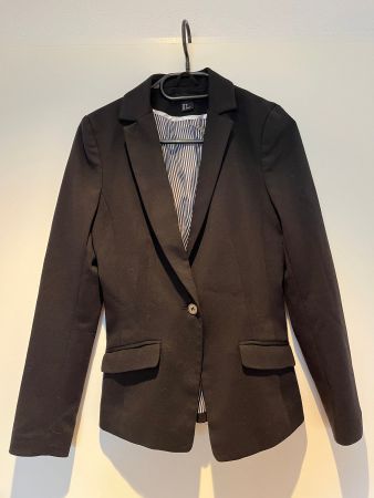 Schwarzer Blazer