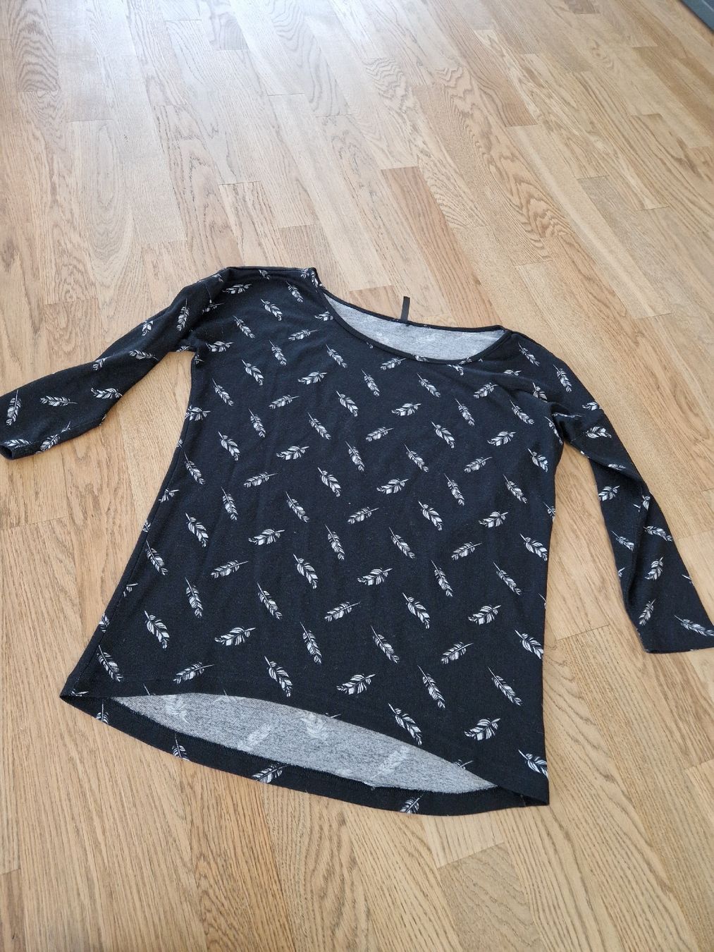Maglioni & Felpe: Pullover / Shirt schwarz Gr. XS – Nuovo (secondo la descrizione) da Nendeln venduto da Zopfie_ 2