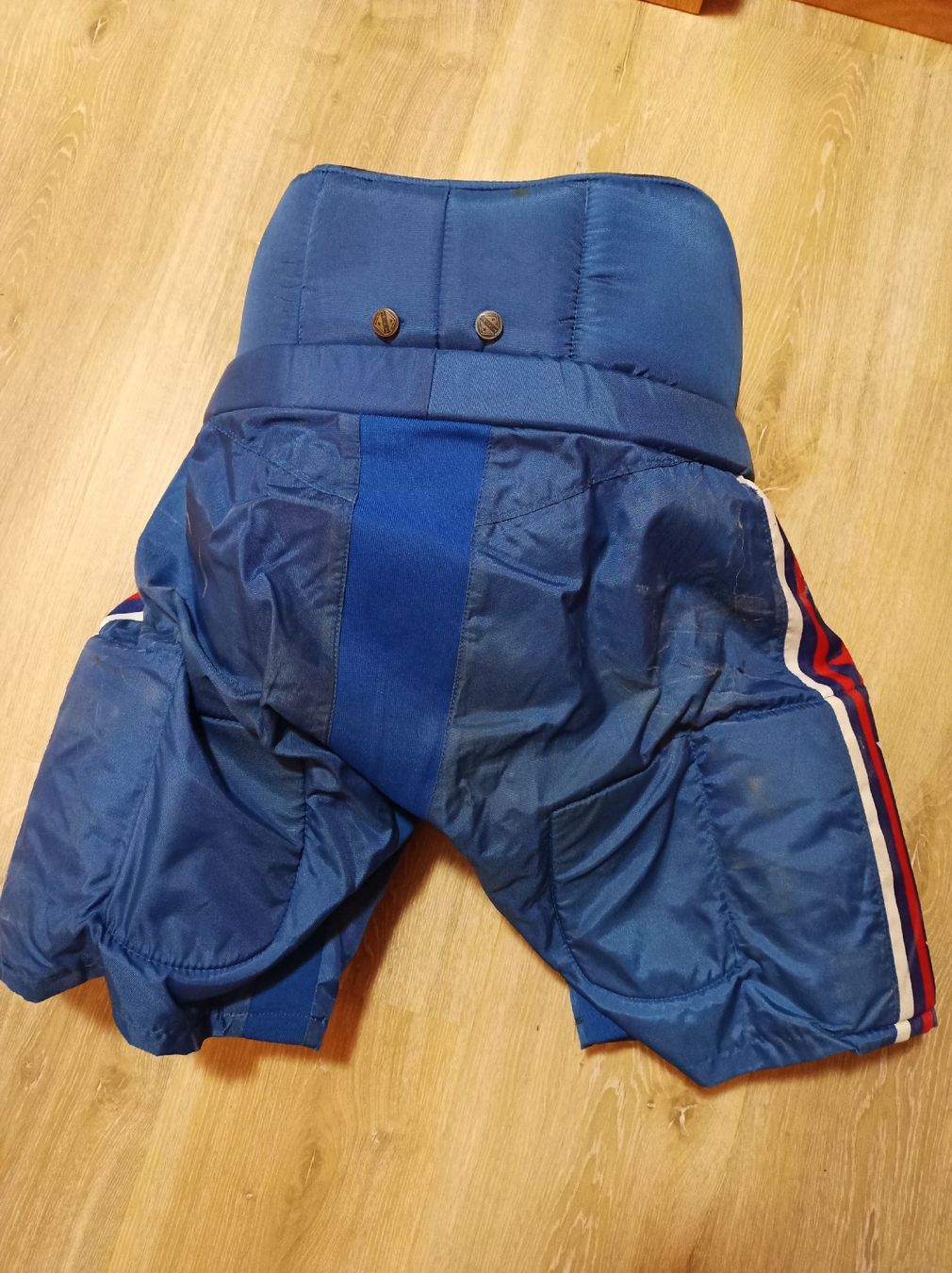 Pantaloni: Tackla Pro 2500 Hockeyhose – Usato da Günsberg venduto da Yogihimself 1