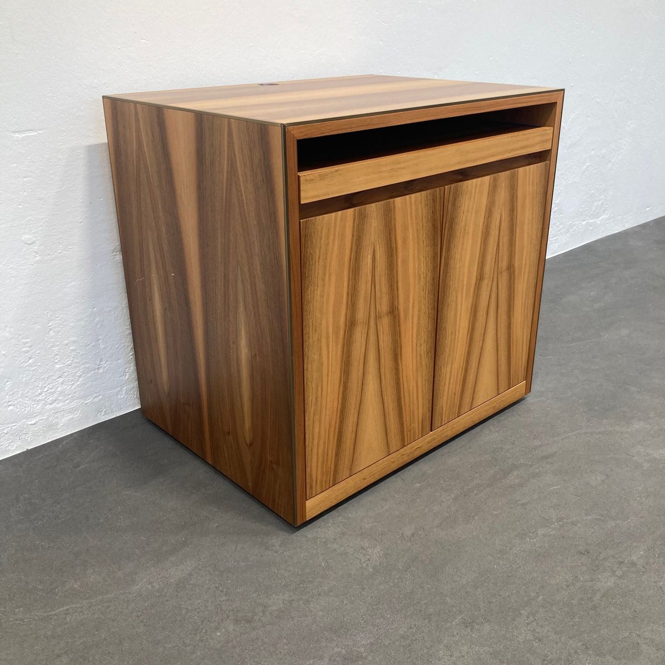 Armadi: Top Design Exclusiv One Roll-Sideboard – Usato da Schönenwerd venduto da mcofficeshop 2