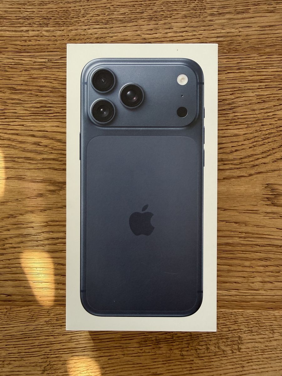 Apple Telefoni cellulari / Smartphones: iPhone 17 Pro Max 1TB – Nuovo e nell'imballaggio originale da Glattfelden venduto da Neuf09
