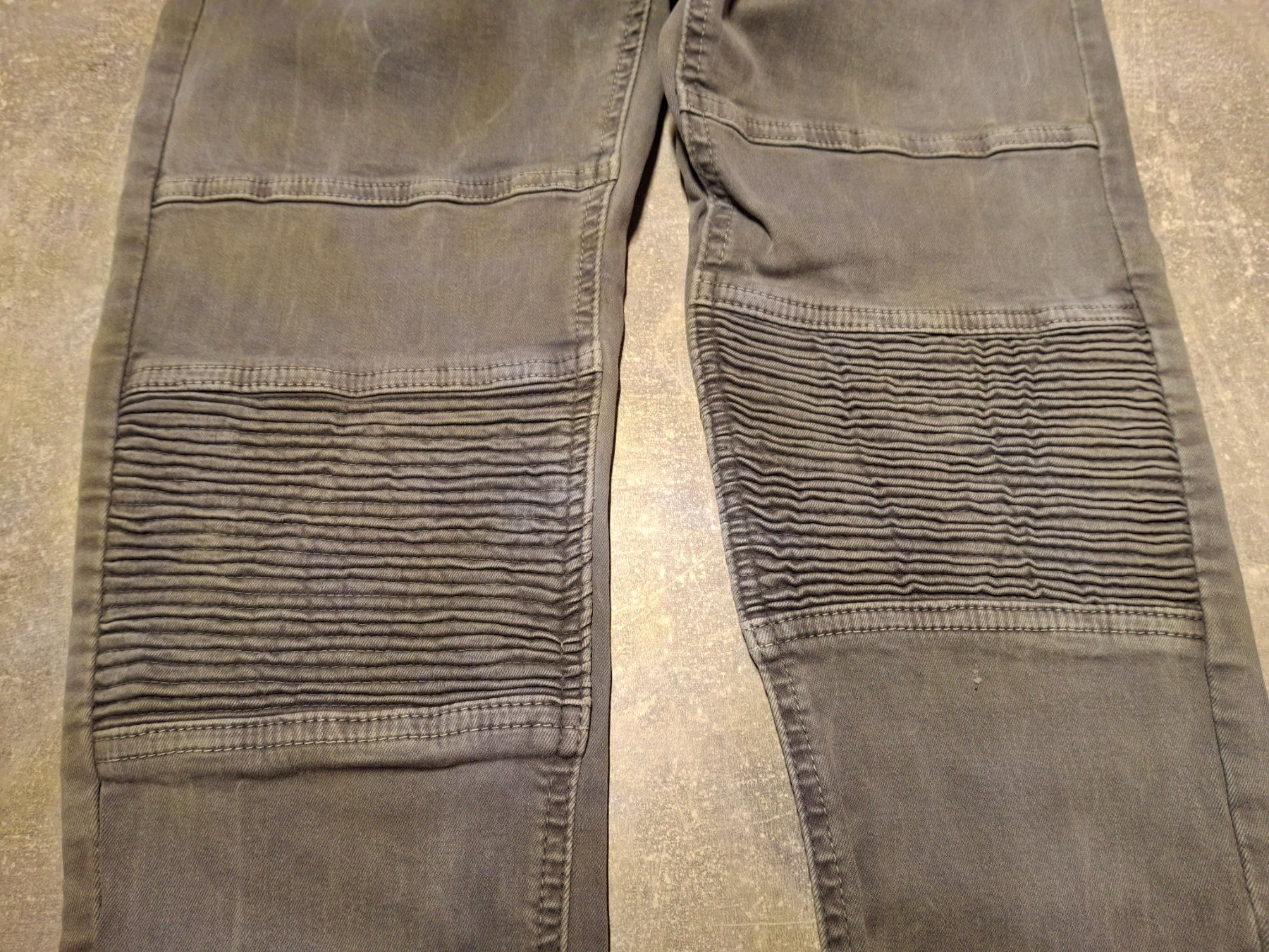 Jeans: Pantalon jeans gris taille M 98% coton – Usato da Villiers venduto da san_jn5w 2