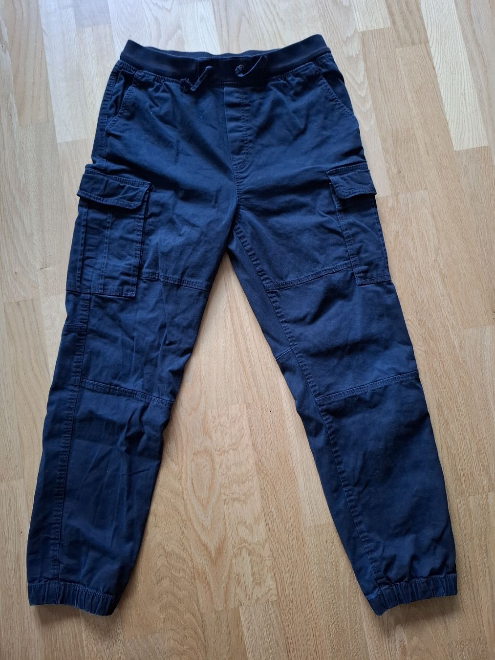 H&M Pantaloni: Cargo-Hose, Gr. 164, schwarz – Usato da Wabern venduto da jeroalila