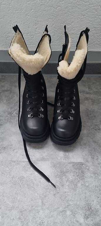 Scarpe da donna: Winterschuhe gr 36 – Usato da St. Gallen venduto da dan_w62f