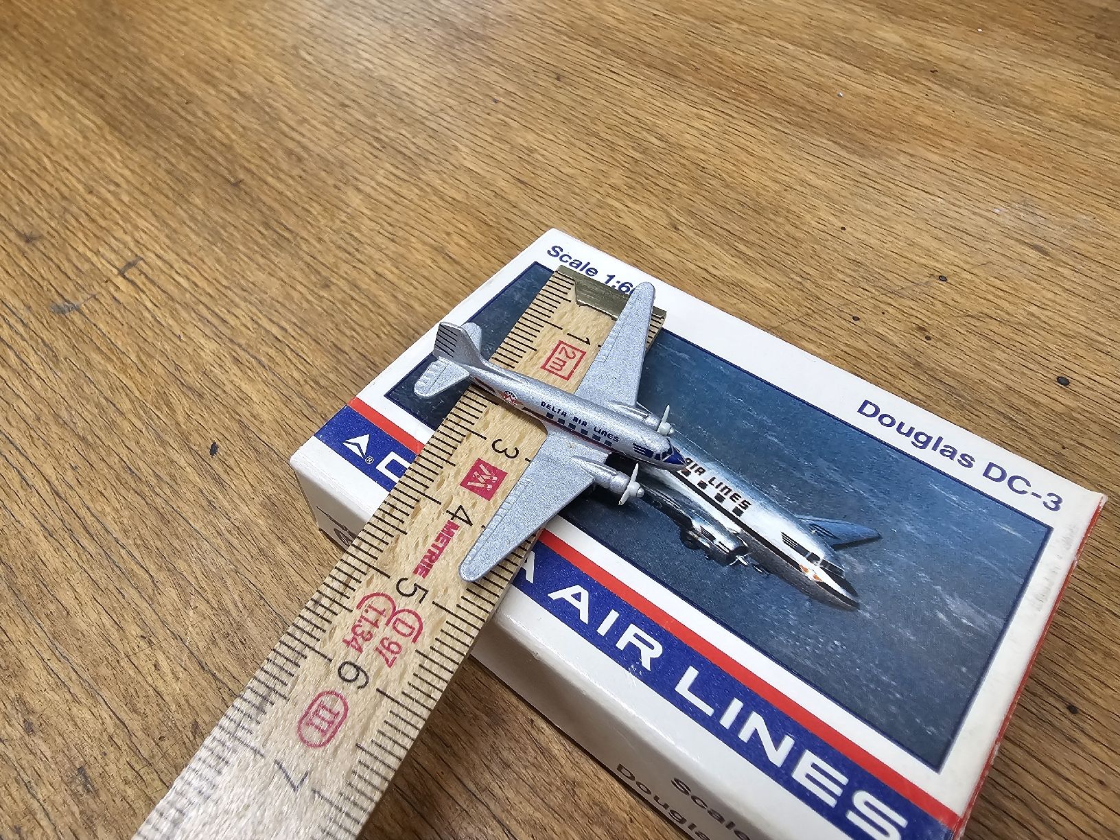 Modellbausätze & Standmodelle: Douglas DC-3 – Neu und originalverpackt aus Burgistein von chillyB 1