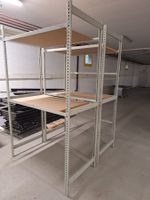 4 solcher Regale/ Warenträger zu verkaufen (nur 2 aufgebaut)