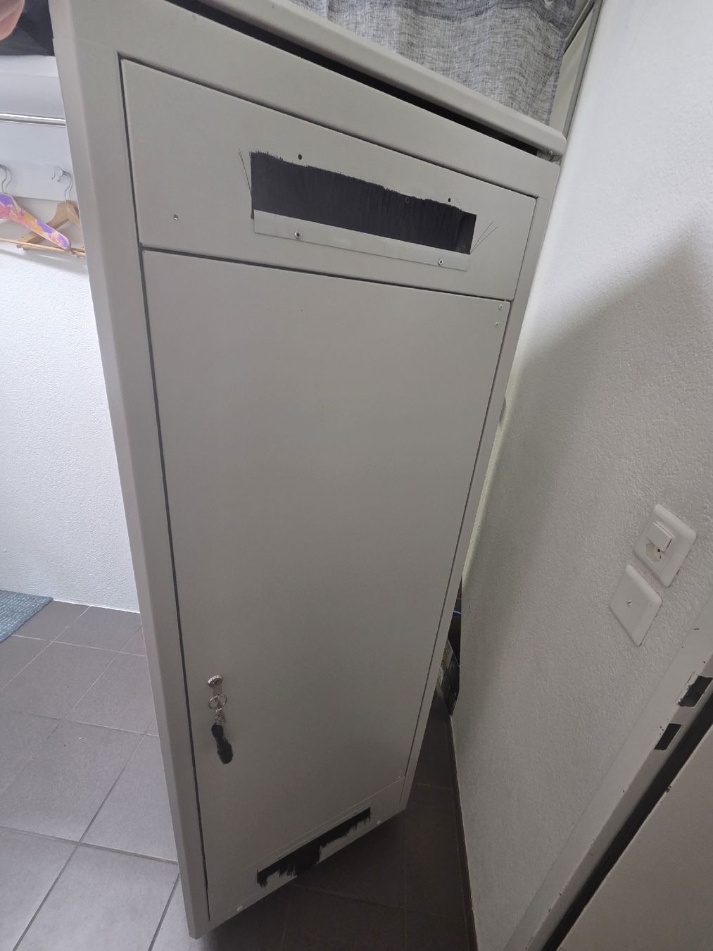 Racks & Supports: Serverrack 19 Zoll mit Belüftung – D'occasion à Egg b. Zürich par HansenCH 2