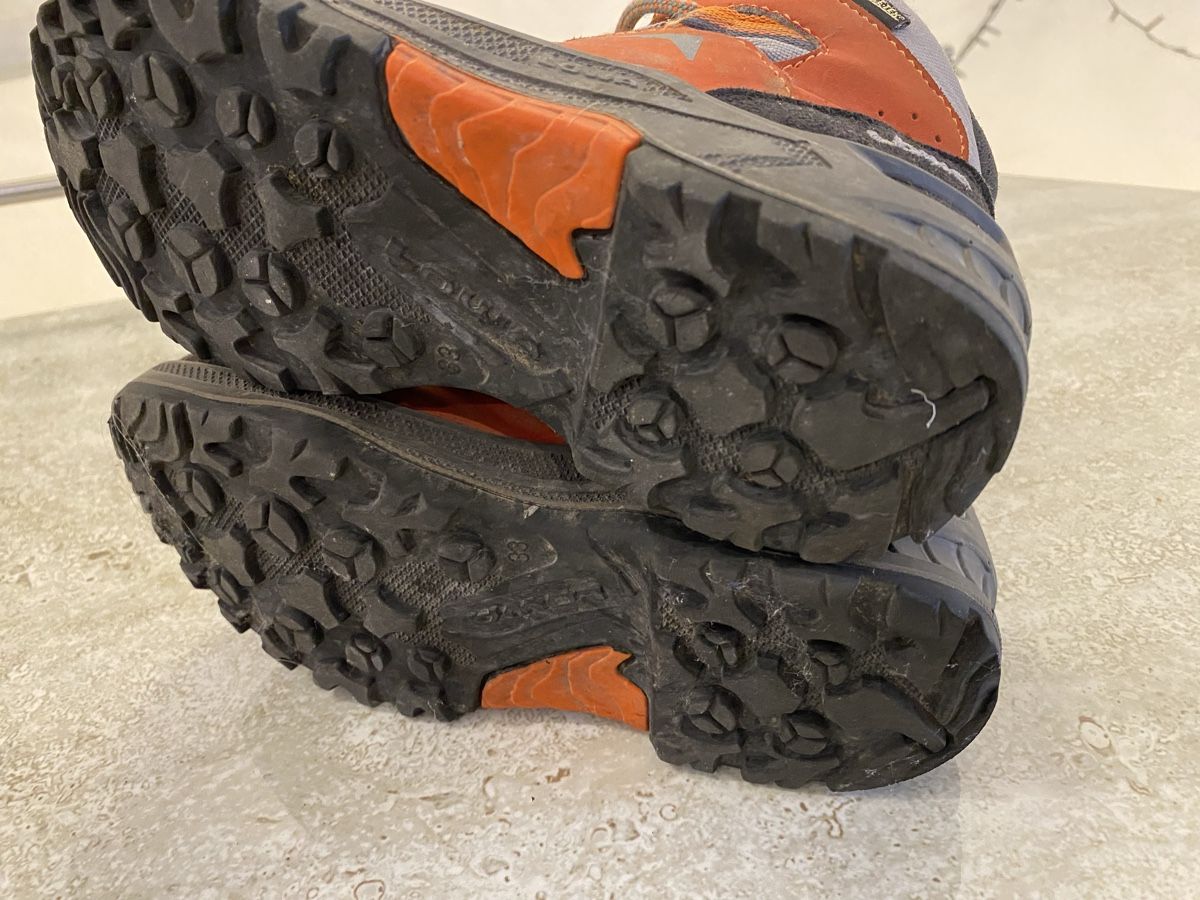 Lowa Scarpe per ragazzi: Lowa Winterschuhe Gr 33 – Usato da Birrwil venduto da Bendegriz 2
