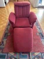 Bequemer Relax-Sessel mit Hocker inkl. Teppich