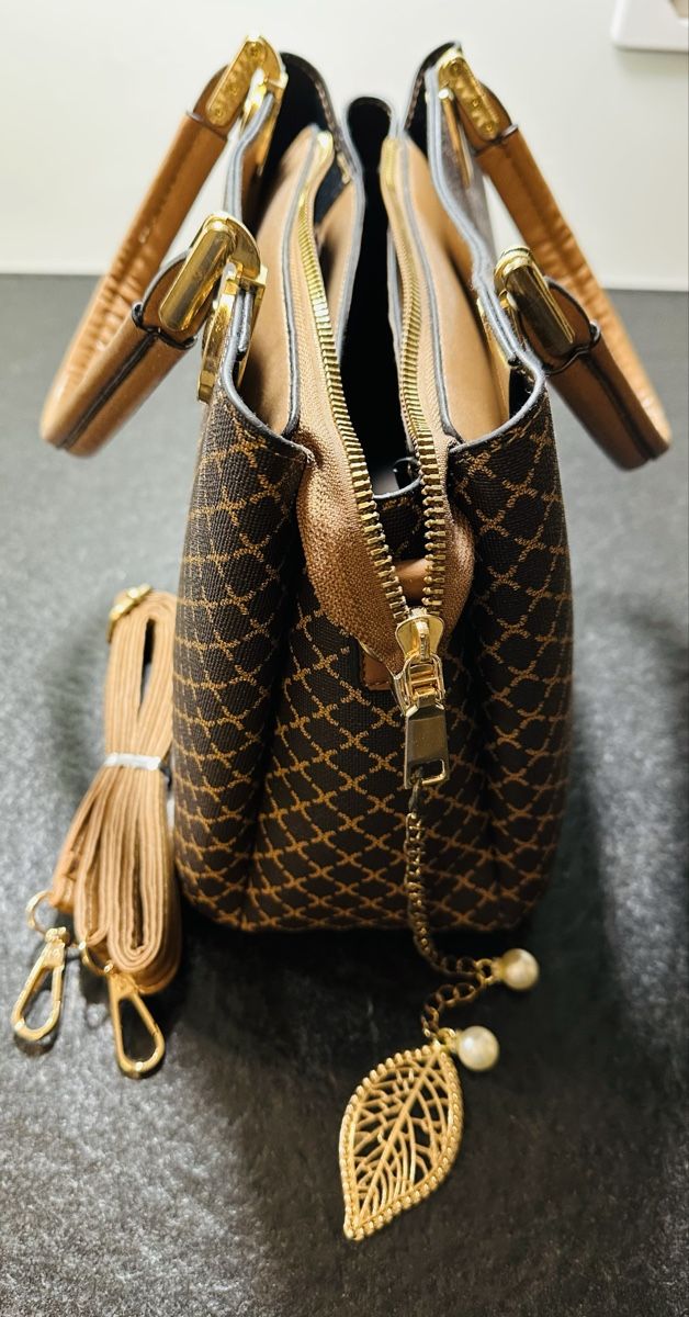 Borse da donna: Handtasche, ca 25 x 20 cm – Nuovo (secondo la descrizione) da St. Antoni venduto da Pepita82 1