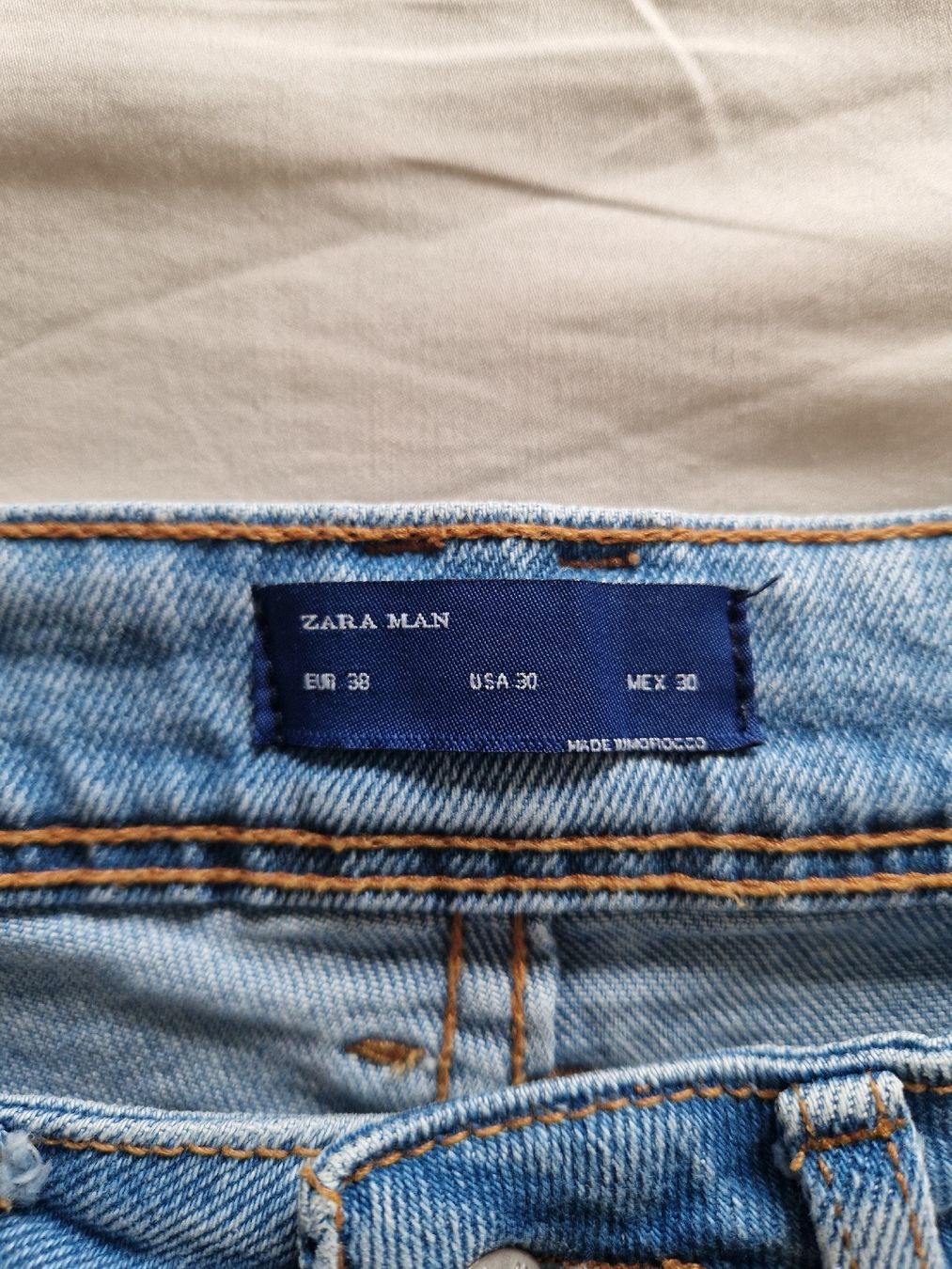 Zara Jeans: Jeans Denim – Usato da Lausanne venduto da mgo_yx25 2