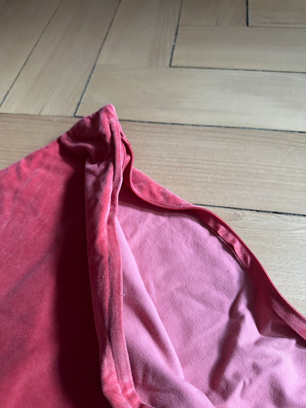 Ikea Kissen: IKEA - Samt Kissenbezug rot – Gebraucht aus Zürich von Diazaio 2
