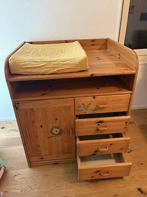 Tables à langer & accessoires: Wickeltisch – D'occasion à Embrach par car_c6x9