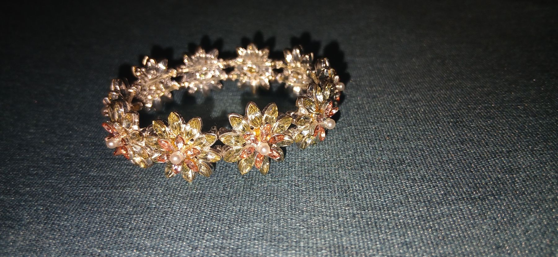 Bracciali & Braccialetti: Armband mit Edelweiss Blumen  – Nuovo (secondo la descrizione) da Bettingen venduto da z_nina11
