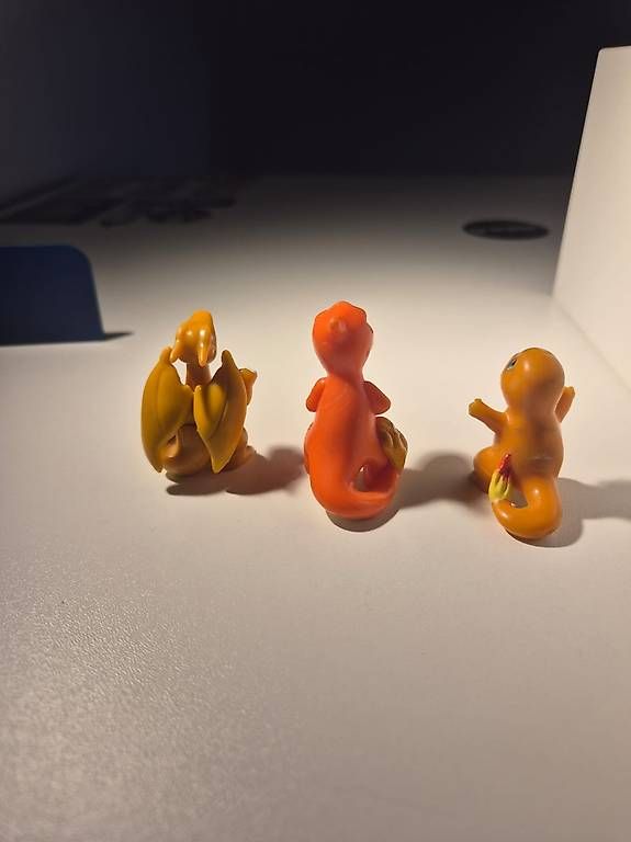 Statuette: Vintage 1999 Charizard evolution line Nintendo Figurines – Usato da Echallens venduto da cha_6vnf 1