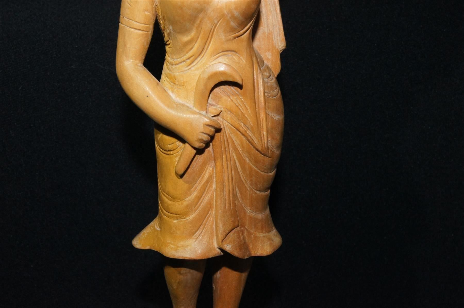 Statuette: Bäuerin mit Getreidebündel und Sichel – Usato da Geroldswil venduto da ARTEFACTO 3