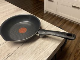 Tefal Bratpfanne beschichtet schwarz guter Zustand