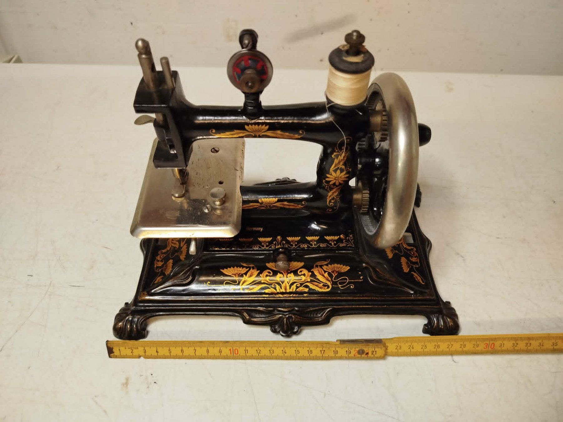 Nähmaschinen: Machine à coudre (nr 15) – Gebraucht aus La Chaux-de-Fonds von Emmaus2300CDF 1