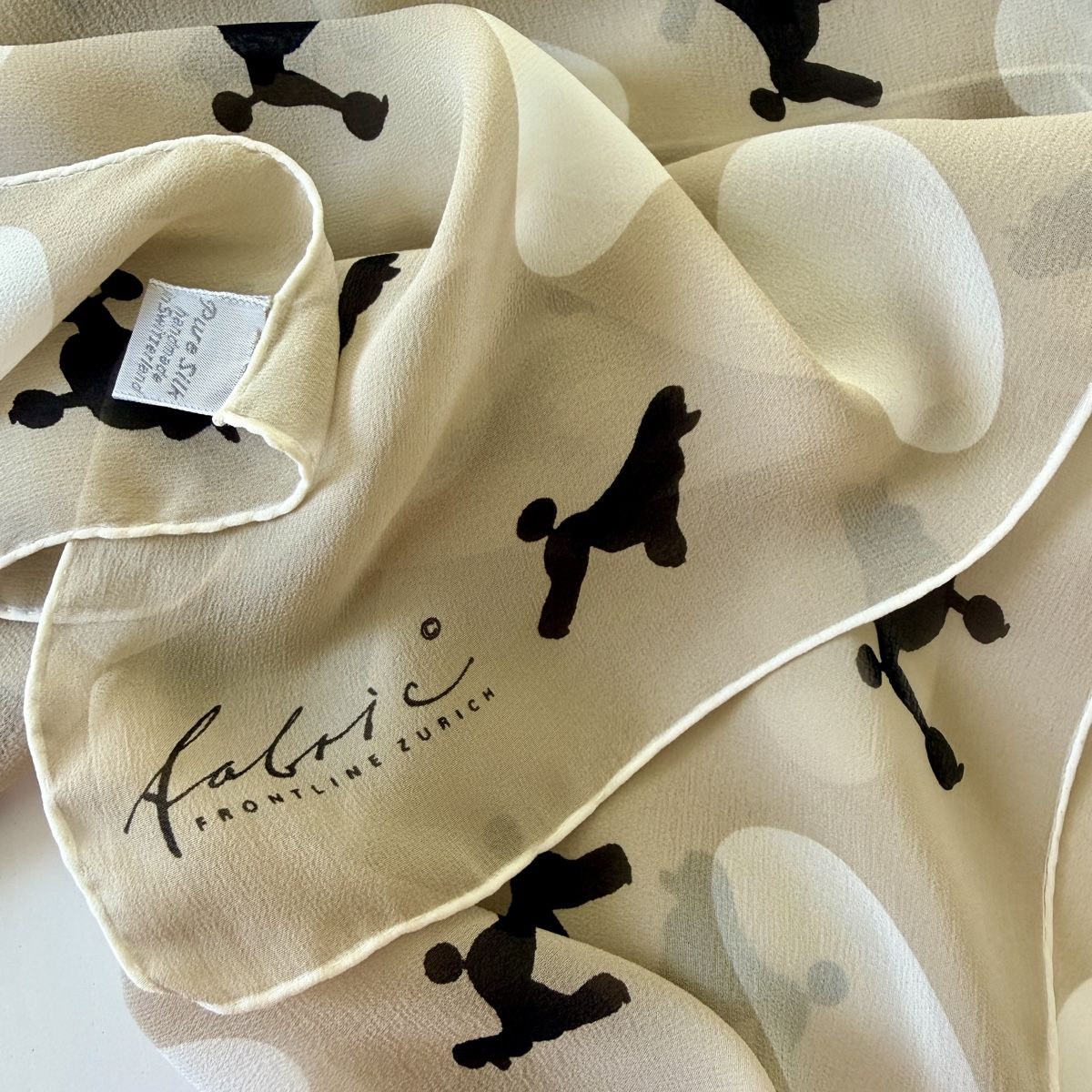 Fabric Frontline Foulards, Tücher & Schals: FABRIC FRONTLINE Silk Scarf – Neu (gemäss Beschreibung) aus Freienbach von Avviivva_Shop 1