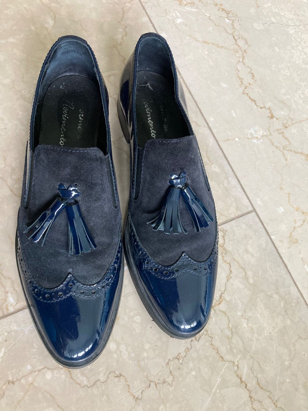 Scarpe da donna: Blaue Lackschuhe Gr. 38 – Usato da Hurden venduto da Ruby70