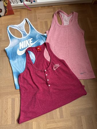 Lot de 3 débardeurs Nike, parfait pour l'été! Taille S