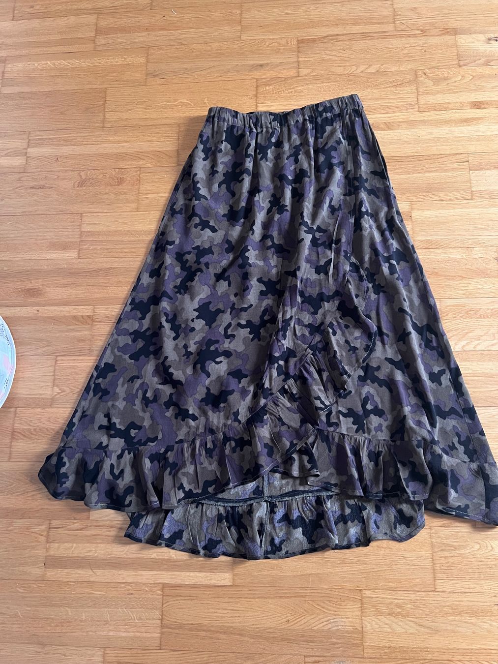 Gonne: Maxi Wrap Rock Camouflage-Muster Grösse S – Usato da Hünenberg See venduto da mississauga 1