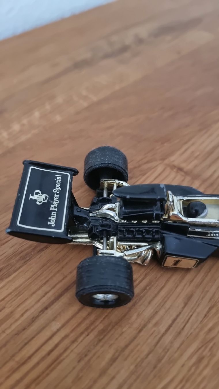 Modellini d'auto: Modellauto John Player Special schwarz 1:25  – Usato da Altdorf UR venduto da Adeleiro 2