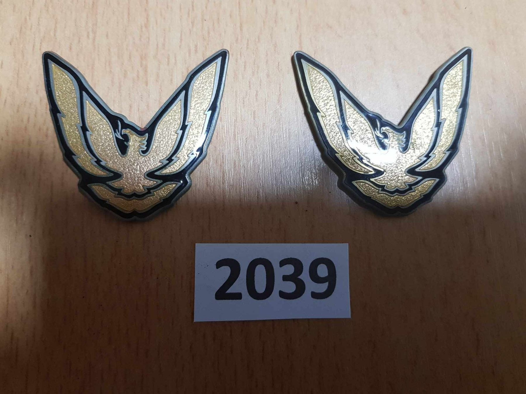 Pontiac Tutti pezzi di ricambio auto: Emblem, Firebird Vogel gold – Usato da Niedergösgen venduto da usc_l8gm