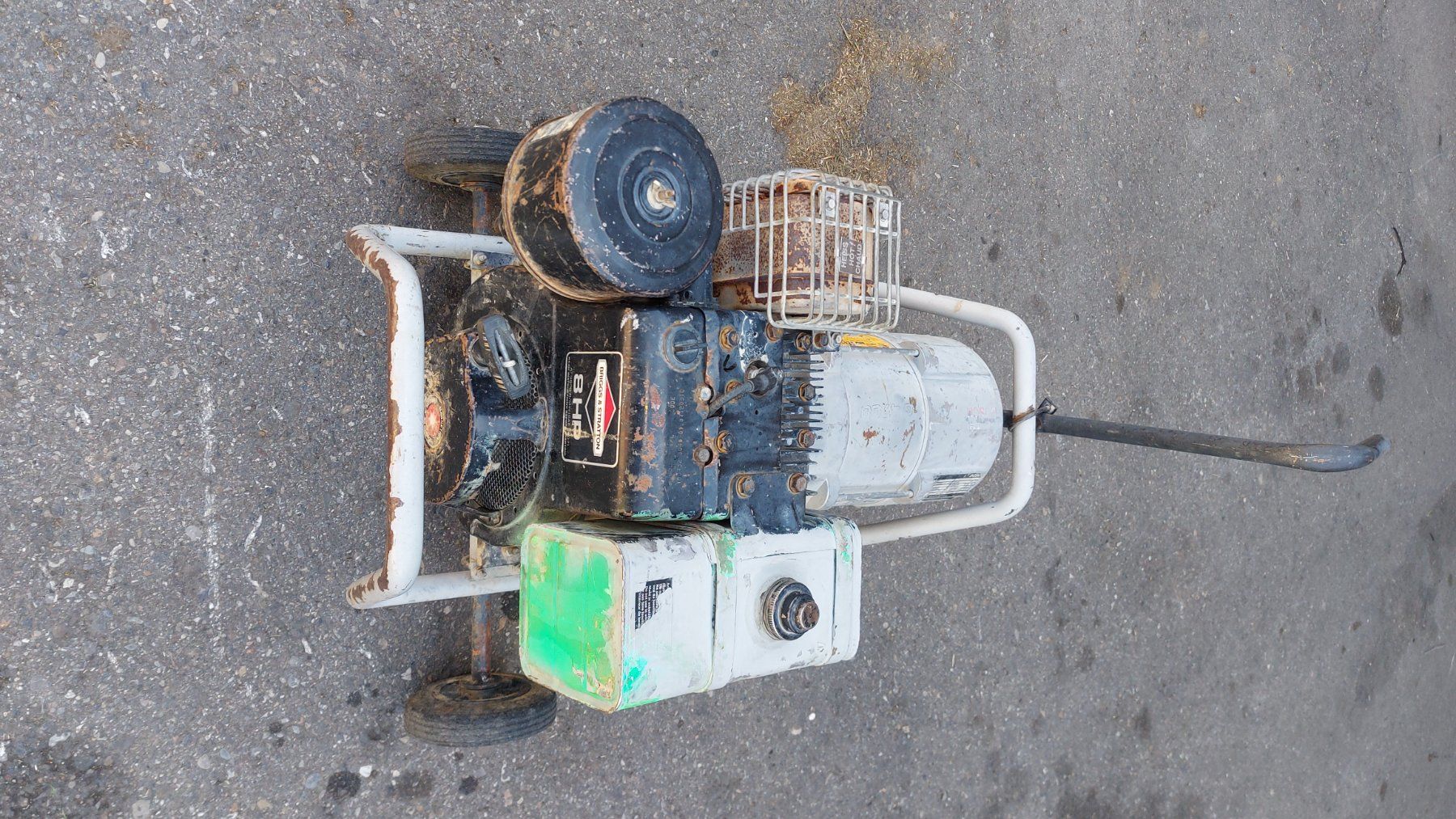 Bosch Generatori di corrente: Stromerzeuger Bosch G4700 – Usato da Mosnang venduto da Chluetery 1
