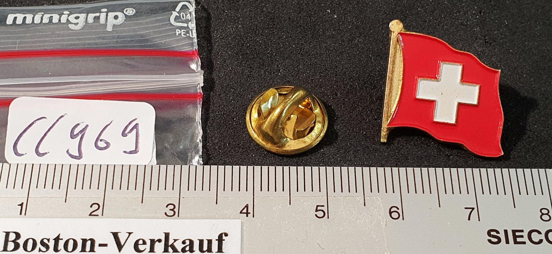 Placchette & Badge: CC969 - Pin Schweizer Fahne Flagge – Usato da Reinach BL venduto da Boston-Verkauf 1