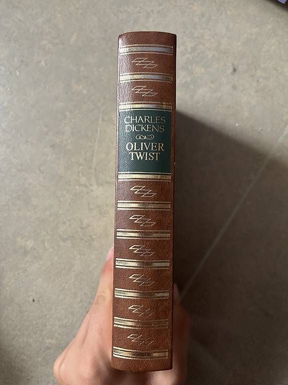 Livres: Oliver Twist Charles Dickens – D'occasion à Belp par nea_x58t 1