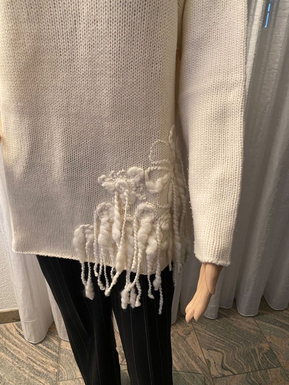 Maglioni & Felpe: perfekter Auftritt mit diesem Pullover von ELEGANCE, 44/46 – Usato da Winkel venduto da ferrari2022 2