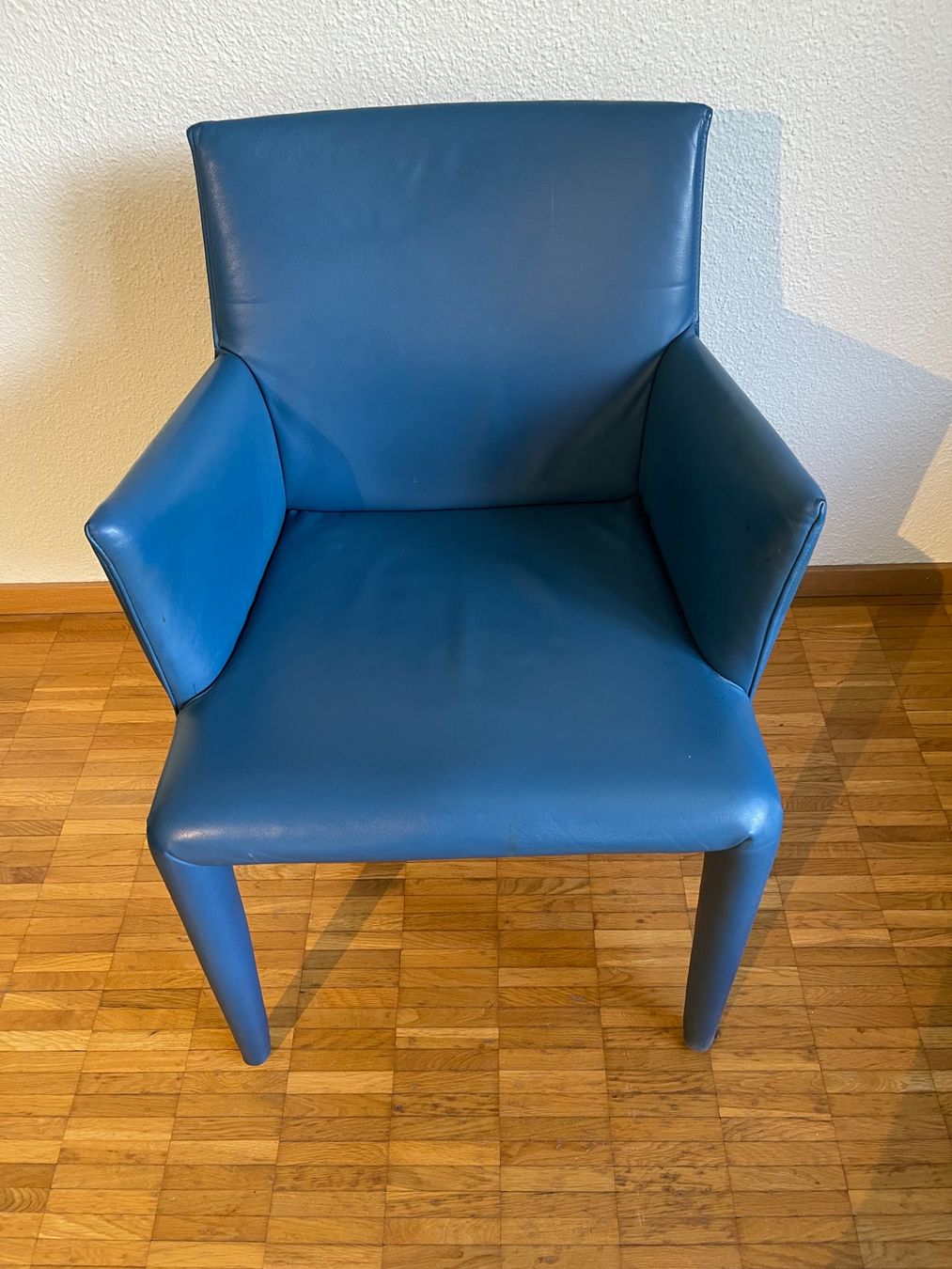 Stühle: Stuhl mit Armlehnen, blau – Gebraucht aus Kriens von jon_k2nw