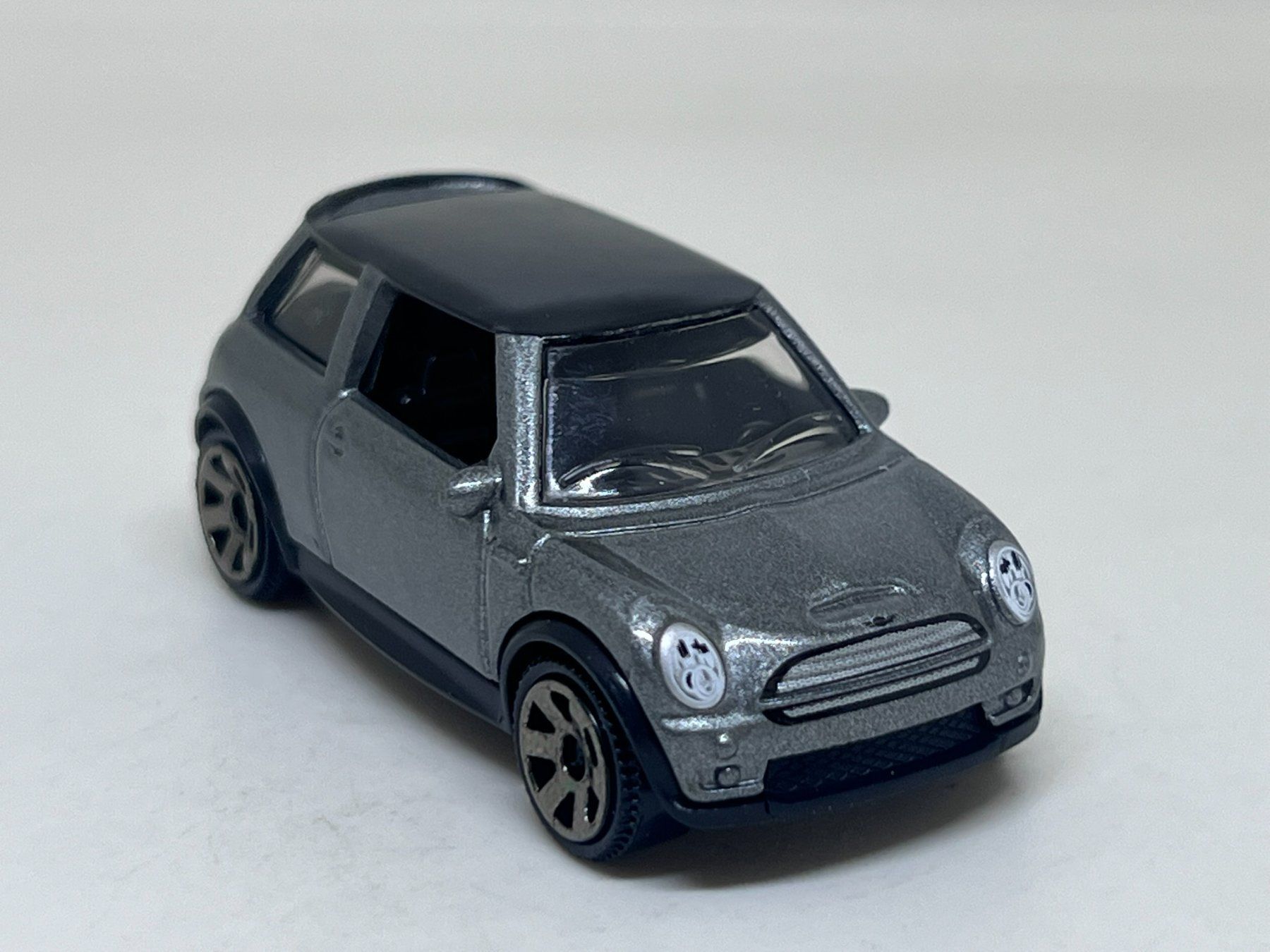 Matchbox Modellini d'auto: Matchbox Mini Cooper S #660 – Usato da Wildegg venduto da LaaBoutique