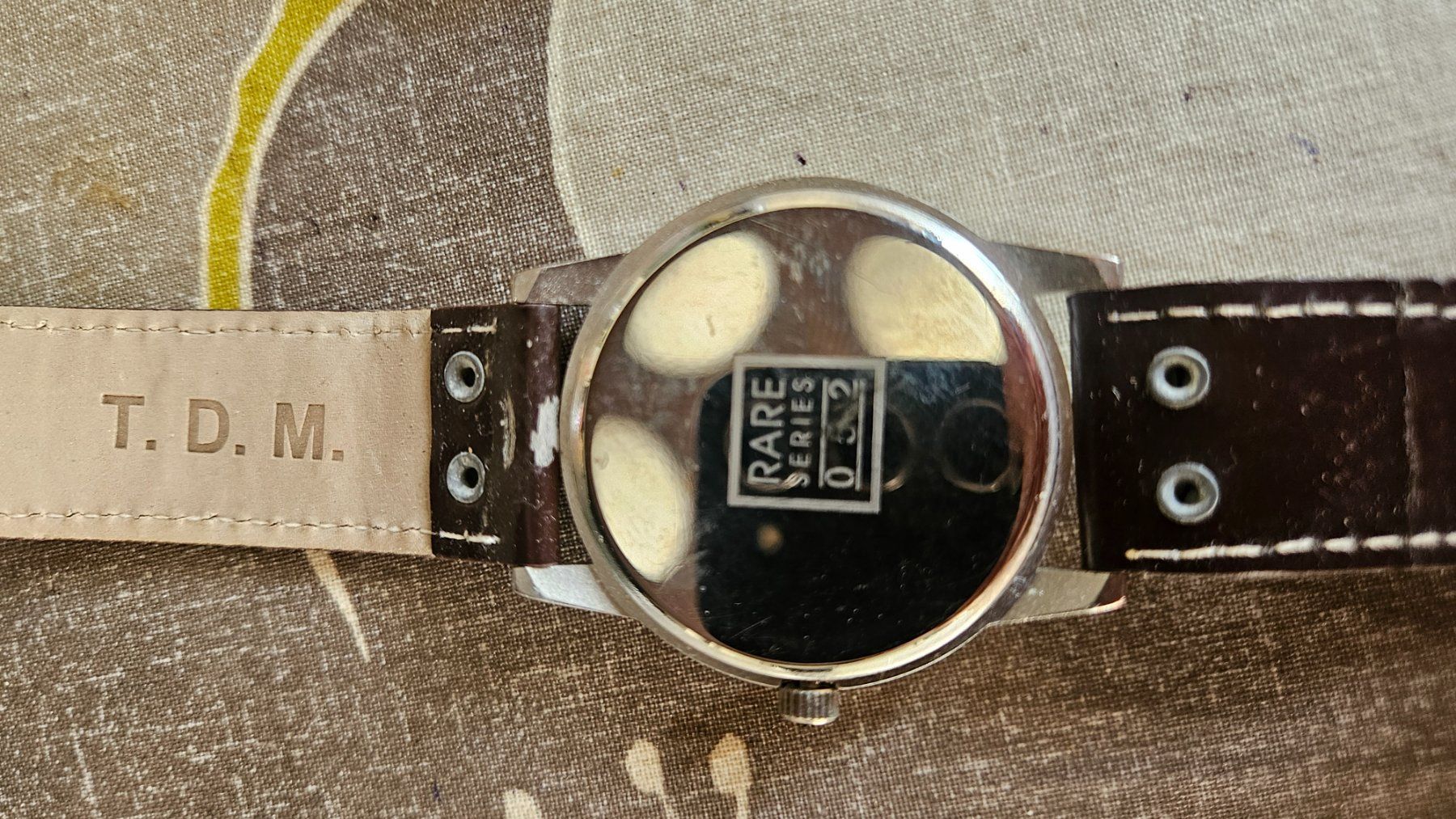 Orologi: Armbanduhr mit Weltkartenzifferblat – Usato da Feldbrunnen venduto da Kolosseum111 3