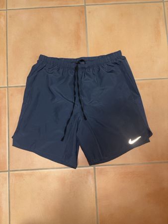 Short de sport Nike Dri-Fit bleu marine taille M neuf
