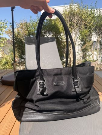 Schwarze TUMI Ledertasche 