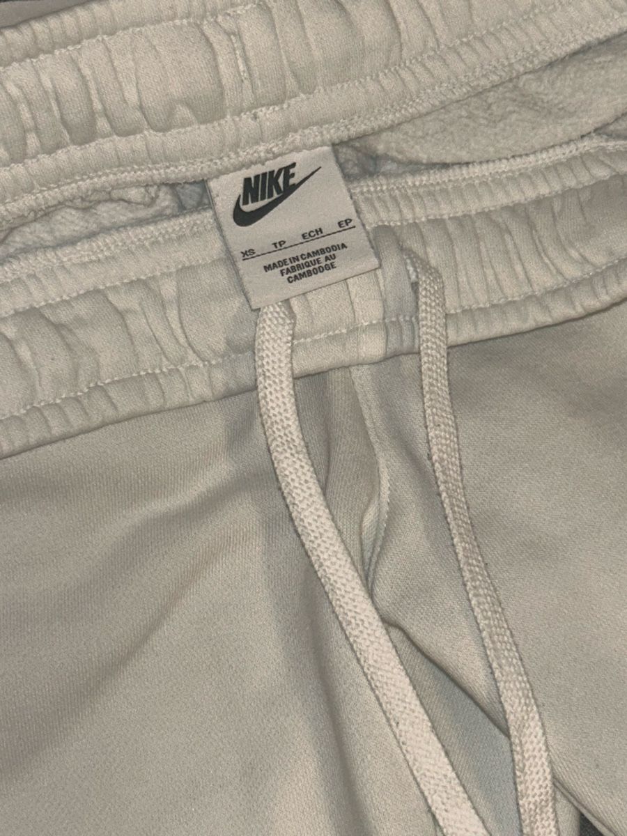 Nike Kleiderpakete: jogging Nike – Neu (gemäss Beschreibung) aus Choëx von nts_5y2m 1