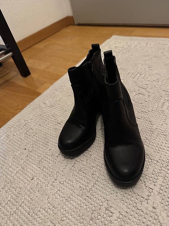 Scarpe da donna: Winter shoes – Usato da Opfikon venduto da MissRuby 1