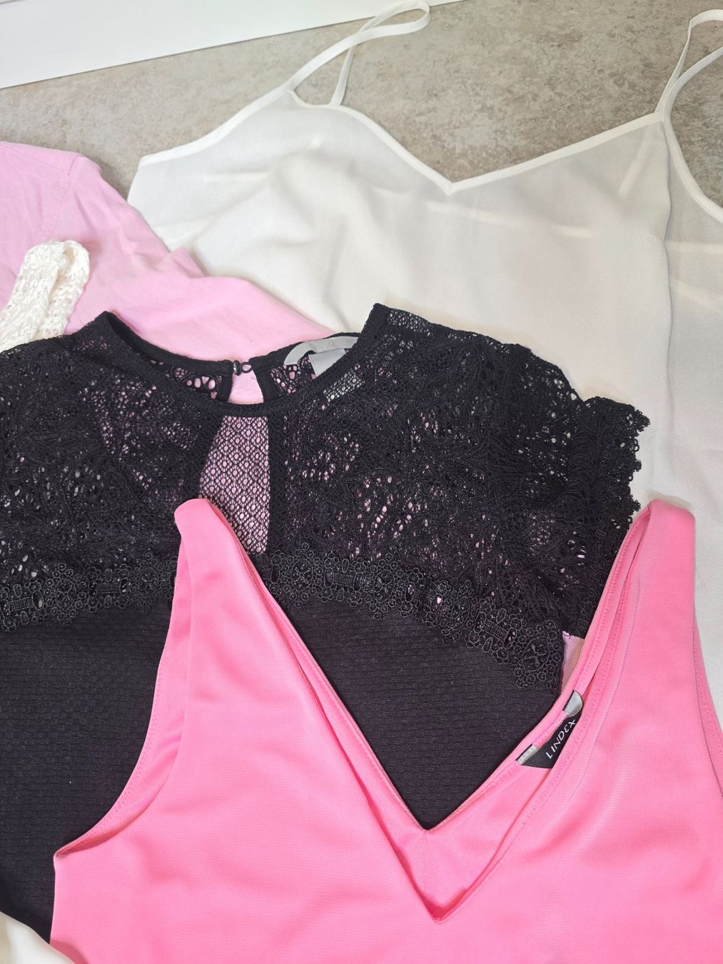 Lotti di vestiti: Damen Kleiderpaket – Usato da Heerbrugg venduto da Lulu022020 2