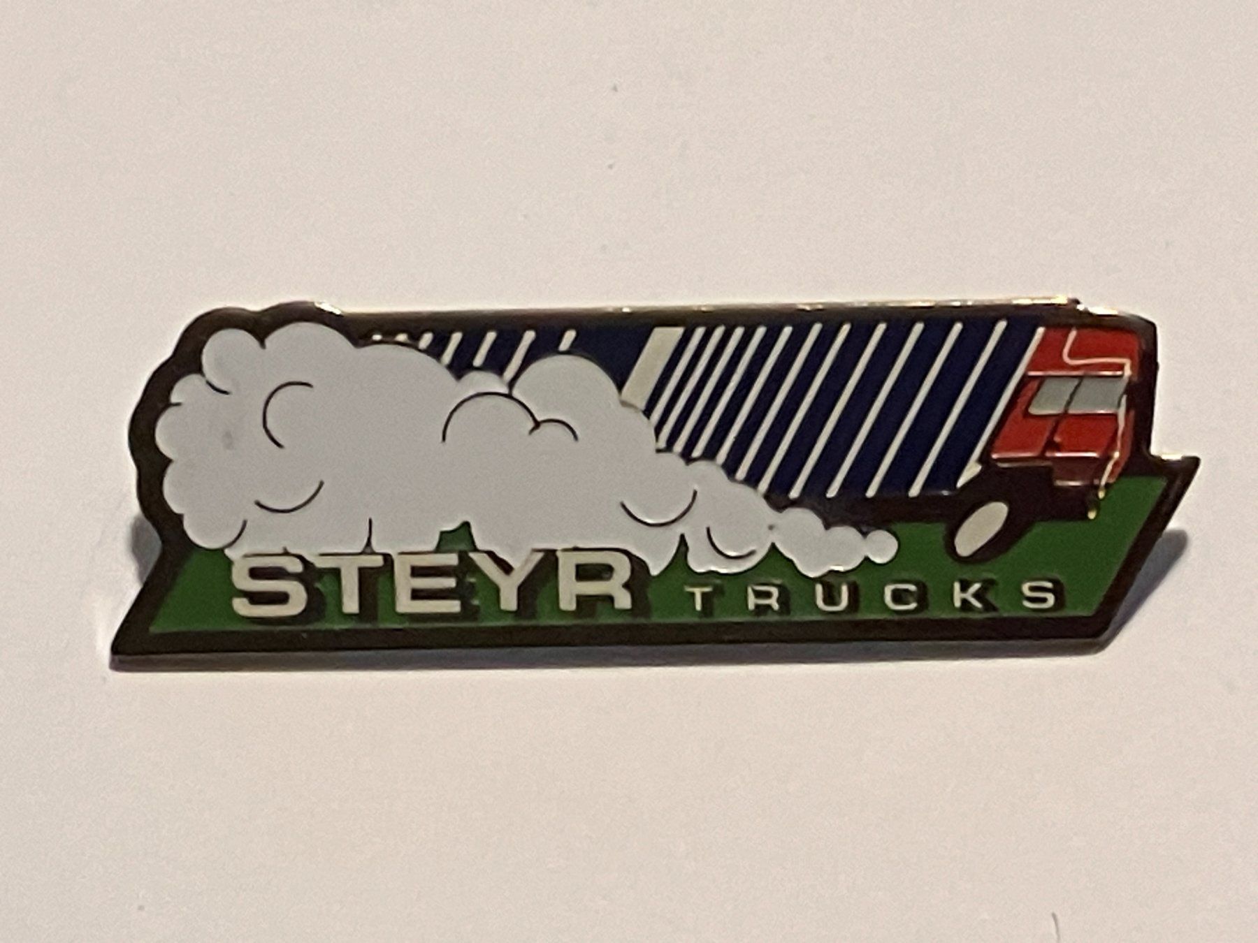 Placchette & Badge: 1 Pin Steyr Trucks – Usato da Basel venduto da djwwpp
