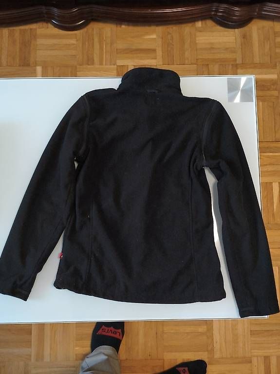 Maglioni & Felpe: Vielseitiger Outdoor-Fleece-Pullover mit abnehmbaren Ärmeln – Usato da Winterthur venduto da Kosovari0 1