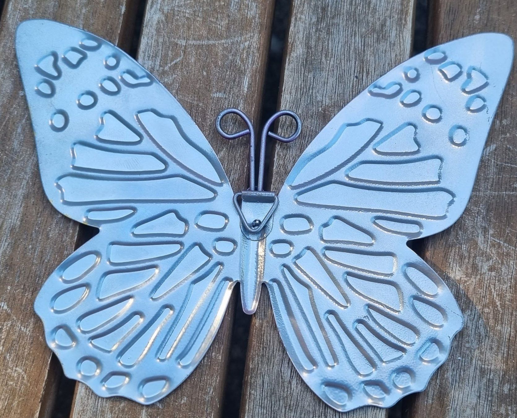 Tutte le decorazioni: wunderhübsche kleine Metall Schmetterlinge, farbig – Nuovo e nell'imballaggio originale da Gattikon venduto da myartshop 1