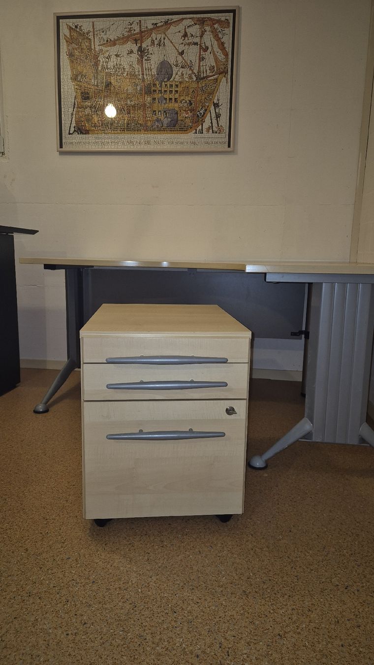Bureaux: Schreibtisch L-Form – D'occasion à Watt par sarahZH1995 3