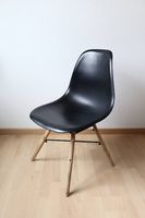 Design-Stühle im Eames-Stil (inspiriert von Vitra)