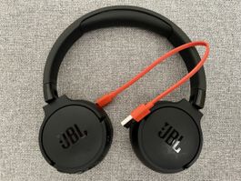 JBL Kopfhörer schwarz gebraucht mit Ladekabel