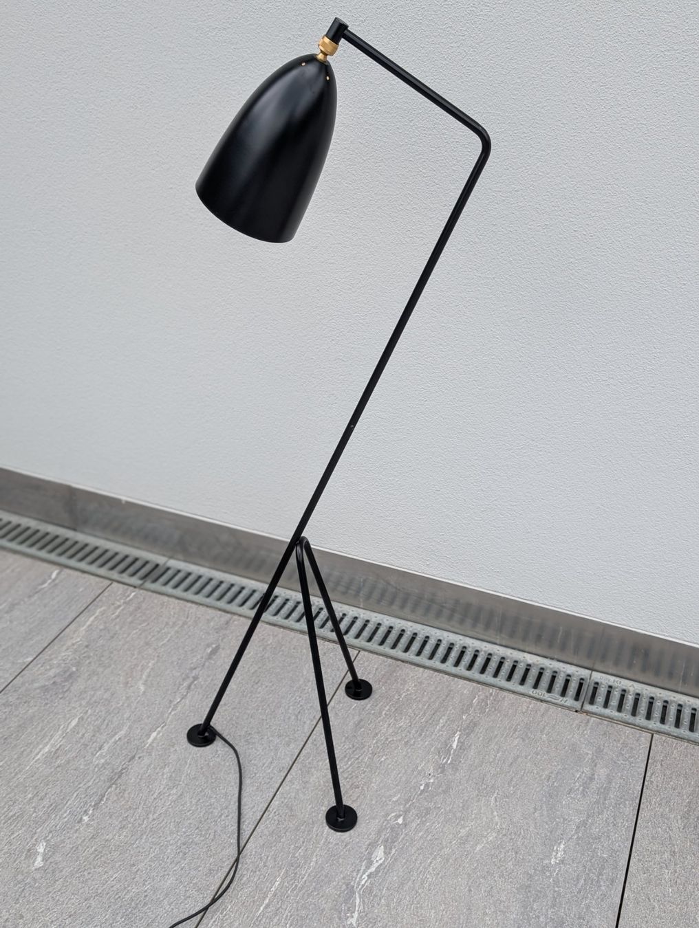 Gubi Lampen: Gubi Gräshoppa Stehleuchte schwarz Grashopper – Gebraucht aus Rotkreuz von CRLNSC 1