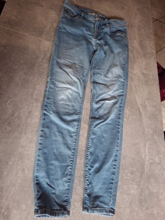 Pantalon jeans taille 34 marque C&A 65% coton