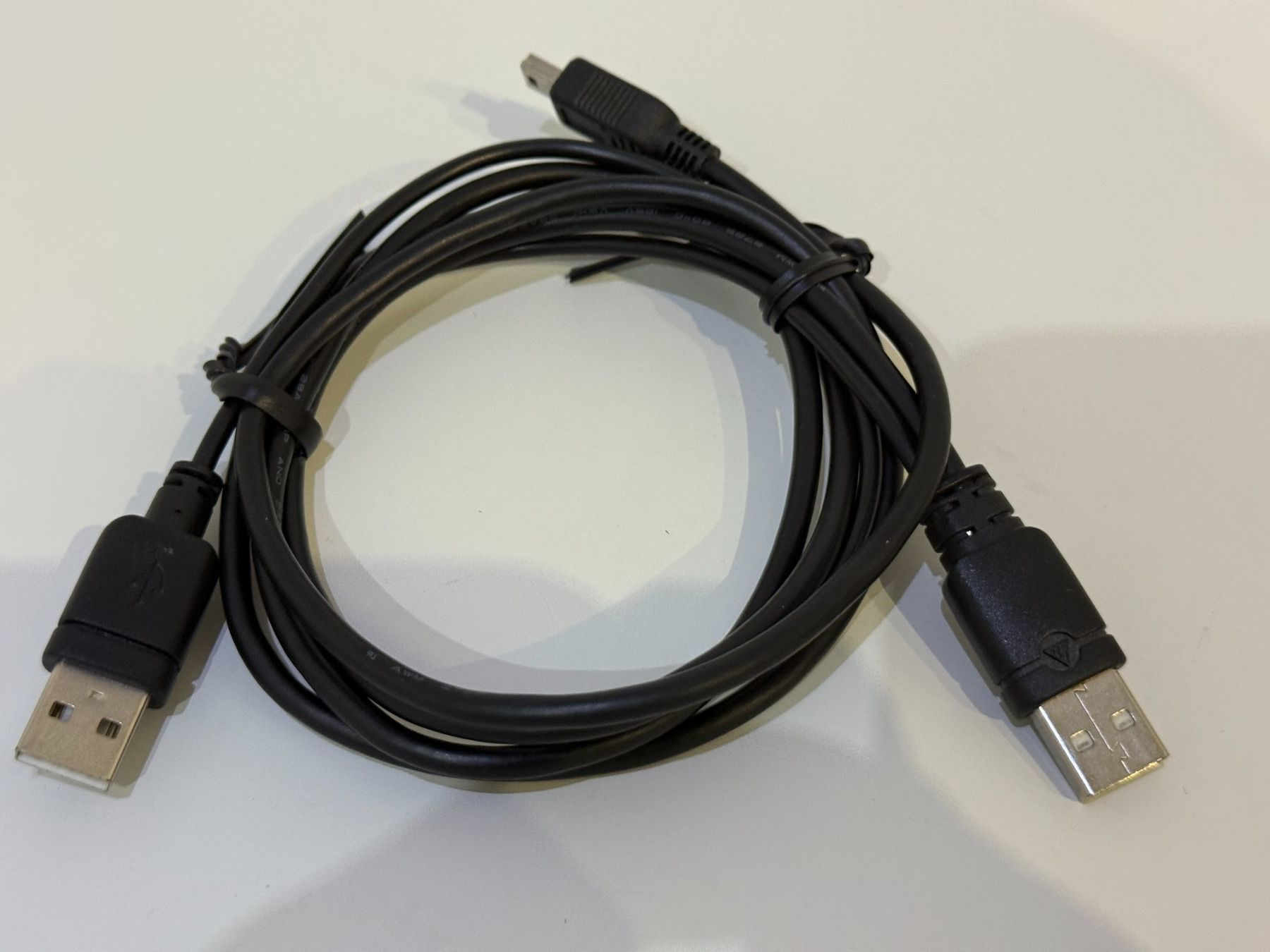 Cavi: USB-A Stecker - USB-A / USB-Mini Stecker, Y-Kabel, 1.2m, NEU – Nuovo (secondo la descrizione) da Unterengstringen venduto da Tnovus